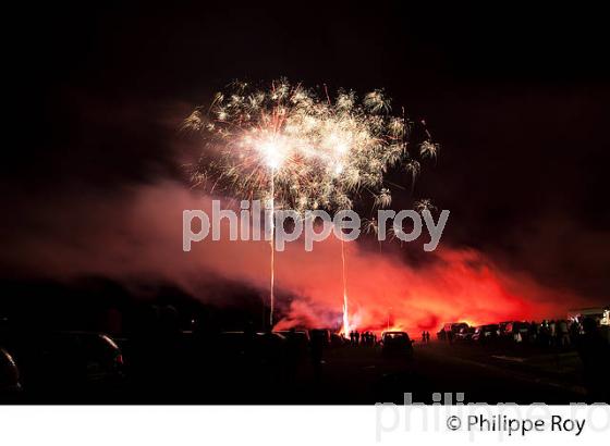 FEU D ARTIFICE , COURSE VTT LA MEDOCAINE, VIGNOBLE DE MARGAUX, MEDOC (00C02704.jpg)