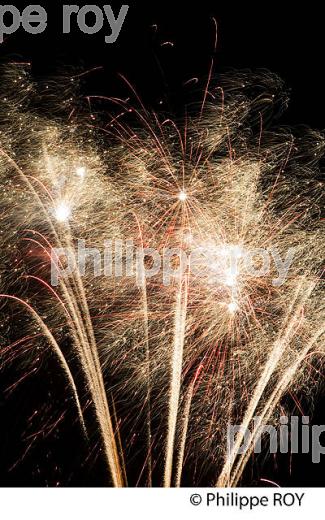 FEU D' ARTIFICE, COURSE VTT, LA MEDOCAINE, ARSAC, MEDOC, GIRONDE (00C02828.jpg)