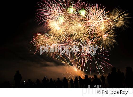 FEU D' ARTIFICE, COURSE VTT, LA MEDOCAINE, ARSAC, MEDOC, GIRONDE (00C02833.jpg)