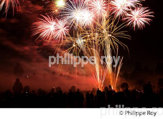 FEU D' ARTIFICE, COURSE VTT, LA MEDOCAINE, ARSAC, MEDOC, GIRONDE (00C02834.jpg)