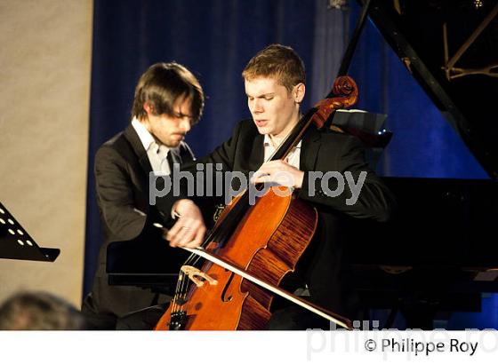 CONCERT BOURG ARTS ET VINS, JEUNES TALENTS,  LE 19 AVRIL 2013 (00C02840.jpg)