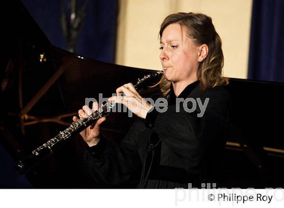 CONCERT BOURG ARTS ET VINS , TRIO HAUTBOIS, BASSON, PIANO, 13 DECEMBRE 2013. (00C02912.jpg)