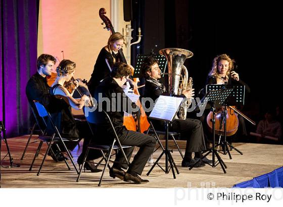 THOMAS LELEU SEXTET, CONCERT BOURG, ARTS ET VINS, BOURG SUR GIRONDE, AQUITAINE. (00C02921.jpg)