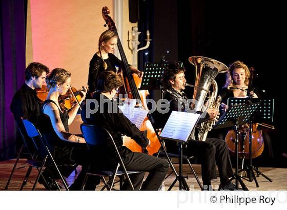 THOMAS LELEU SEXTET, CONCERT BOURG, ARTS ET VINS, BOURG SUR GIRONDE, AQUITAINE. (00C02922.jpg)