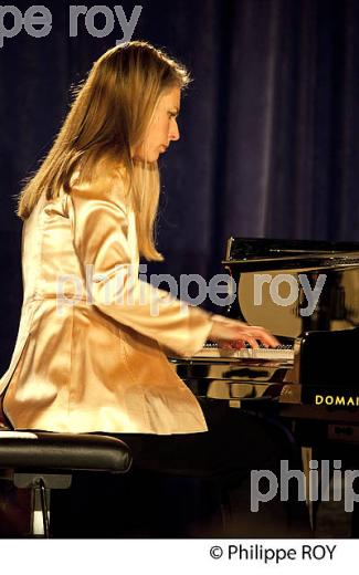 CONCERT CLAIRE MARIE LE GAY , OCTOBRE 2013,  BOURG ARTS ET VINS, GIRONDE. (00C02930.jpg)