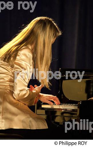 CONCERT CLAIRE MARIE LE GAY , OCTOBRE 2013,  BOURG ARTS ET VINS, GIRONDE. (00C02931.jpg)