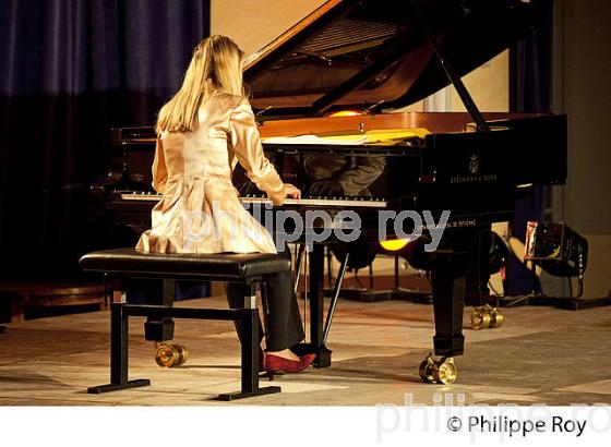 CONCERT CLAIRE MARIE LE GAY , OCTOBRE 2013,  BOURG ARTS ET VINS, GIRONDE. (00C02934.jpg)