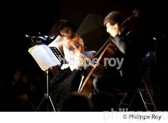 CONCERT DU  TRIO LES ESPRITS, ASSOCIATION BOURG, ARTS ET VINS, BOURG SUR GIRONDE. (00C03017.jpg)