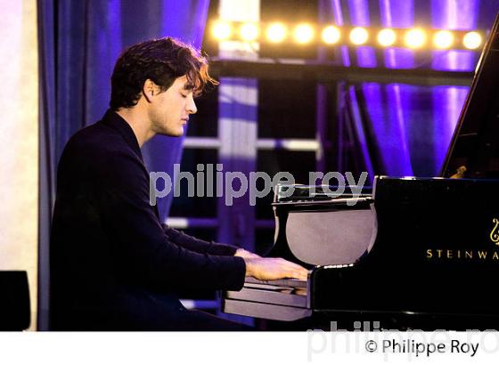 CONCERT DU PIANISTE  THOMAS ENHCO,  BOURG ARTS ET VINS. (00C03412.jpg)