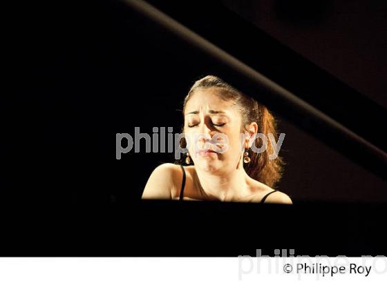 LA PIANISTE VANYA COHEN, PIANO EN CONCERT, BOURG ARTS ET VINS. (00C03507.jpg)