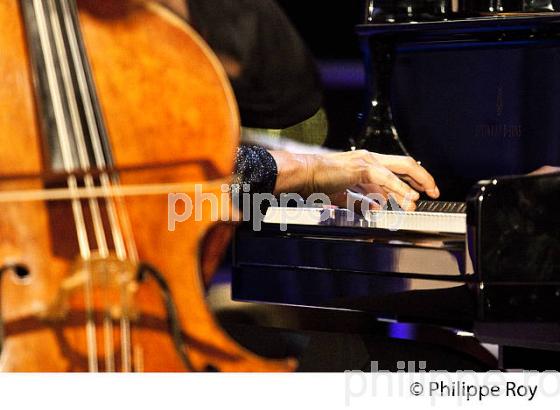 CONCERT CLAIRE DESERT, PIANO ET GARY HOFFMAN, VIOLONCELLE, BOURG ARTS ET VINS. (00C03523.jpg)