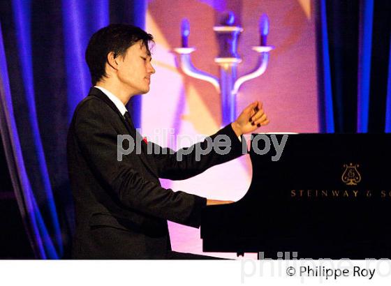 CONCERT DU PIANISTE  LOUIS SCHWIZGEBEL, PIANO,  BOURG ARTS ET VINS. (00C03602.jpg)