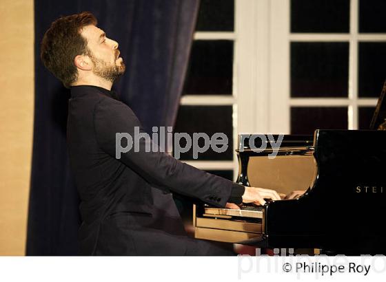 CONCERT DAVIS KADOUCH, PIANO, BOURG-SUR-GIRONDE, LE 9 NOVEMBRE 2018. (00C03623.jpg)