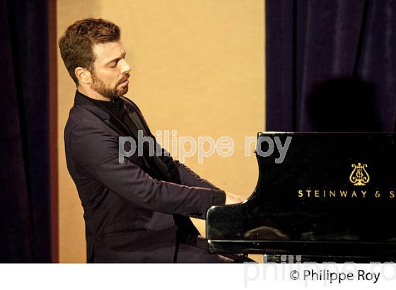 CONCERT DAVIS KADOUCH, PIANO, BOURG-SUR-GIRONDE, LE 9 NOVEMBRE 2018. (00C03631.jpg)