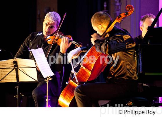 CONCERT DU TRIO TALWEG,  BOURG ARTS ET VINS, GIRONDE. (00C03825.jpg)