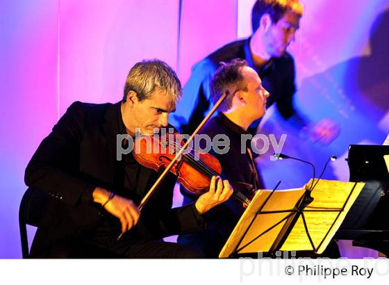 CONCERT DU TRIO TALWEG,  BOURG ARTS ET VINS, GIRONDE. (00C03826.jpg)