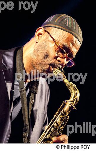 LE JAZZMAN  KENNY GARRETT, SAXOPHONISTE,  EN CONCERT,  ANDERNOS JAZZ FESTIVAL, ANDERNOS-LES-BAINS, BASSIN D' ARCACHON, GIRONDE. (00C04410.jpg)