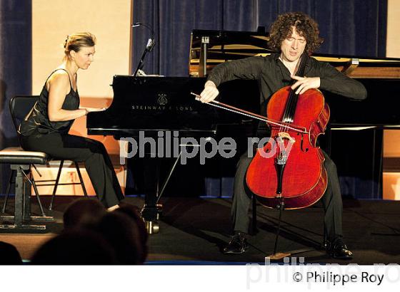 CONCERT XENIA MALIAREVITCH, PIANO, FRANCOIS SALQUE, VIOLONCELLE, BOURG-SUR-GIRONDE, GIRONDE. (00C04437.jpg)