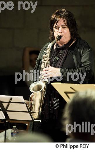 GERALDINE LAURENT, SAXOPHONE  TENOR, FESTIVAL  UZESTE MUSICAL,   UZESTE, SUD-GIRONDE. (00C04711.jpg)