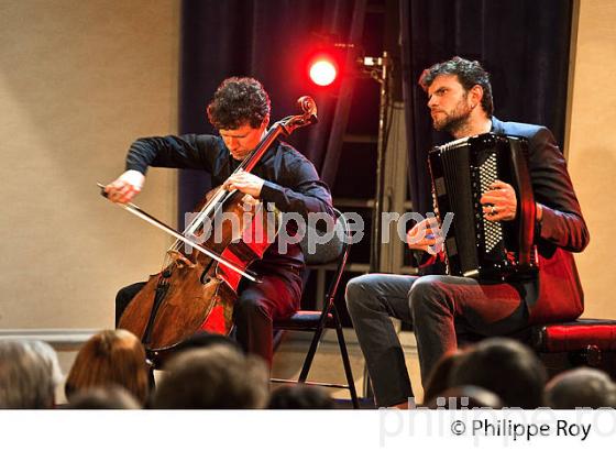 CONCERT FRANCOIS SALQUE ET VINCENT PEIRANI, BOURG ARTS ET VINS, GIRONDE. (00C04734.jpg)