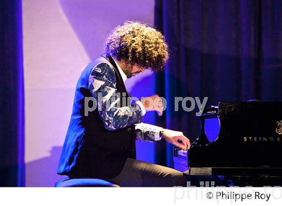 RECITAL SIMON GHRAICHY, PIANO, BOURG ARTS ET VINS, GIRONDE. (00C04810.jpg)