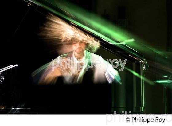 RECITAL SIMON GHRAICHY, PIANO, BOURG ARTS ET VINS, GIRONDE. (00C04828.jpg)