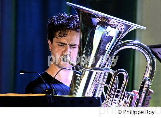 ROMAIN ET THOMAS LELEU, CONCERT BOURG ARTS ET VINS, GIRONDE. (00C04906.jpg)