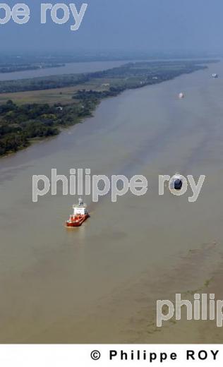Transport fluvial (00E02303.jpg)