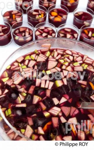 SANGRIA, SARE, PYRENEES ATLANTIQUES, AQUITAINE (00G01902.jpg)
