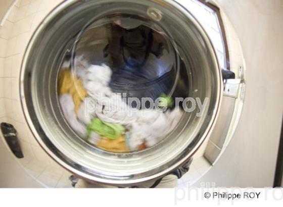 Lave-linge - Vie quotidienne (00P01412.jpg)