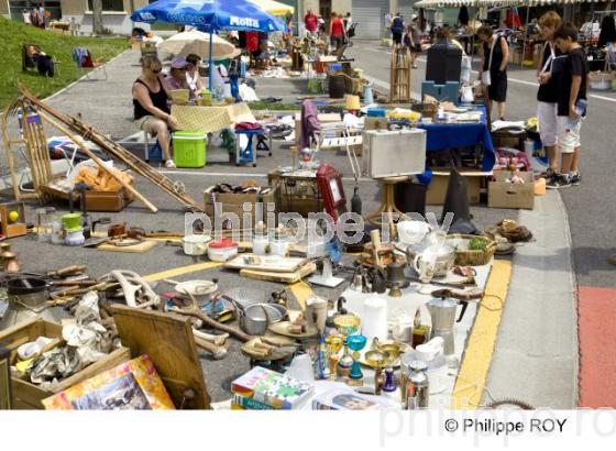 Vide-grenier - Vie quotidienne (00P01428.jpg)