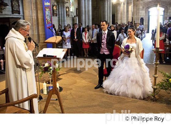 MARIAGE A L' EGLISE  , GIRONDE. (00P01706.jpg)