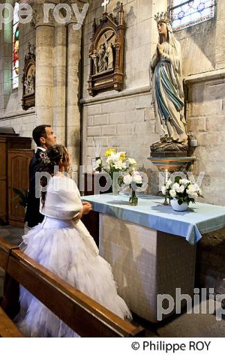 MARIAGE A L' EGLISE  , GIRONDE. (00P01709.jpg)