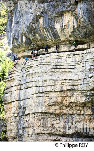 VIA FERRATA, ASPRES SUR BUECH , PROVENCE, FRANCE (00S05317.jpg)