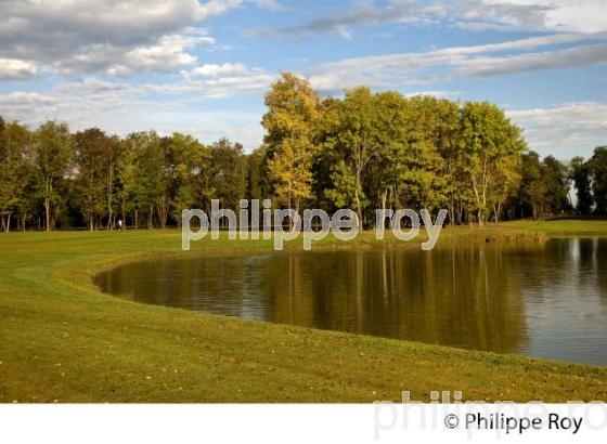 GOLF DE MARGAUX, ESTUAIRE DE LA GIRONDE, MEDOC. (00S05721.jpg)