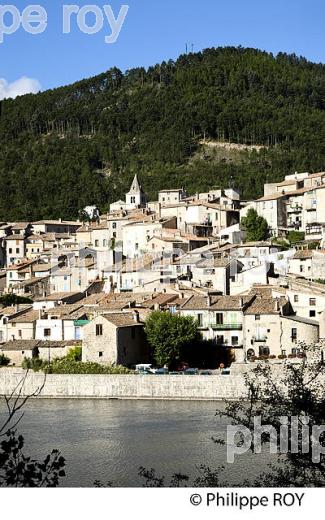 SISTERON, ALPES DE HAUTE PROVENCE, PROVENCE, FRANCE (04F00113.jpg)