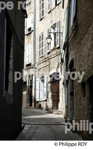 SISTERON, ALPES DE HAUTE PROVENCE, PROVENCE, FRANCE (04F00129.jpg)