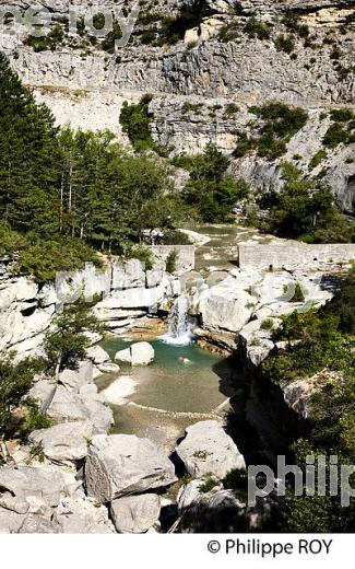 GORGES DE LA MEOUGE, PAYS DU BUECH, PROVENCE, FRANCE (05F00627.jpg)