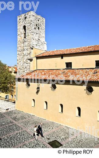 LA CATHEDRALE, QUARTIER DU VIEIL ANTIBES, ANTIBES-JUAN -LES-PINS, COTE D' AZUR. (06F00135.jpg)