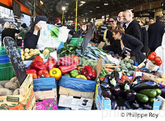 QUARTIER DU VIEIL ANTIBES, ANTIBES-JUAN -LES-PINS, COTE D' AZUR. (06F00308.jpg)
