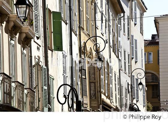 QUARTIER DU VIEIL ANTIBES, ANTIBES-JUAN -LES-PINS, COTE D' AZUR. (06F00329.jpg)