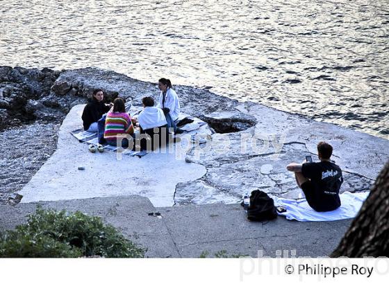 CAP D ' ANTIBES, ANTIBES JUAN LES PINS, COTE D' AZUR. (06F00406.jpg)