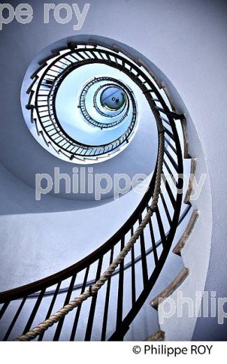 CAP D' ANTIBES,  VILLE DE ANTIBES  JUAN -LES-PINS, COTE D' AZUR. (06F00417.jpg)