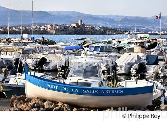 PORT DE LA SALIS, CAP D ' ANTIBES, ANTIBES JUAN LES PINS, COTE D' AZUR. (06F00432.jpg)