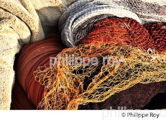 PECHE A LA POUTINE, PLAGE DE CROS DE CAGNES, CAGNES SUR MER, COTE D' AZUR. (06F00719.jpg)