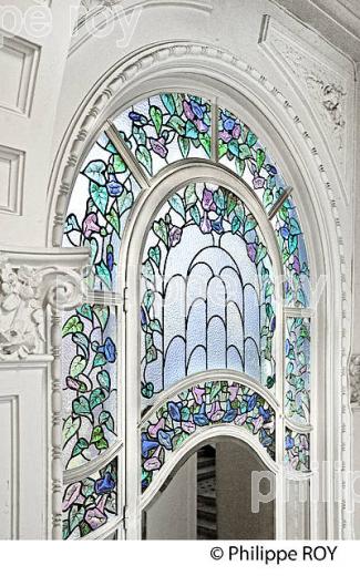 HOTEL RIVIERA PALACE, HOTELLERIE DE LA BELLE EPOQUE,   VILLE DE MENTON , COTE D' AZUR. (06F01026.jpg)