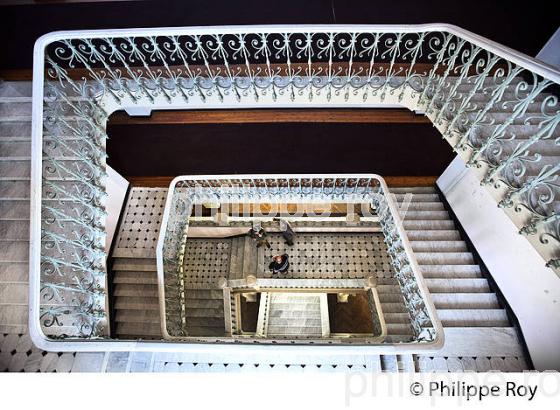 HOTEL RIVIERA PALACE, HOTELLERIE DE LA BELLE EPOQUE,   VILLE DE MENTON , COTE D' AZUR. (06F01029.jpg)