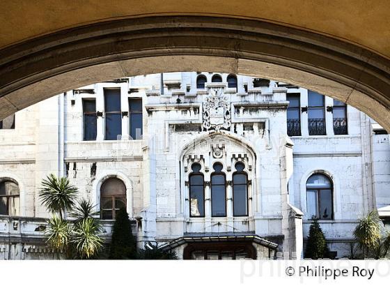 CHATEAU  DE VALROSE, UNIVERSITE DE NICE SOPHIA ANTIPOLIS, COTE D' AZUR. (06F01430.jpg)