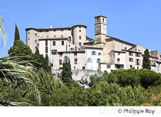 VILLAGE PERCHE  DE CARROS,  VALLEE DU  VAR, ALPES MARITIMES. (06F01938.jpg)