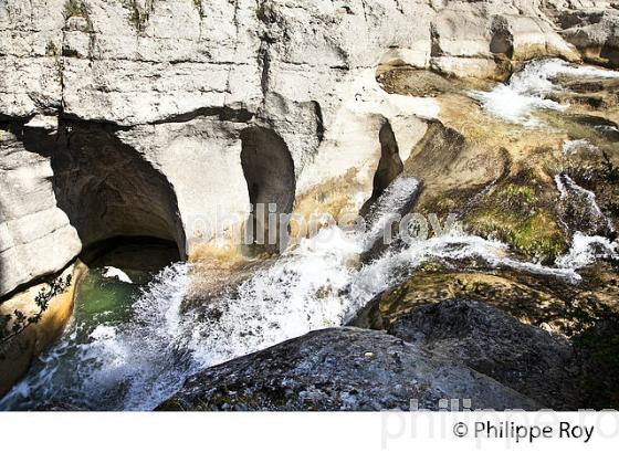 VILLAGE PERCHE   DE SAINT AUBAN, VALLEE DE L'  ESTERON, ALPES MARITIMES. (06F02104.jpg)